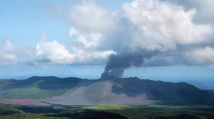 Mount Yasur Volcano, Vanuatu | Australian Travel and Activity Community - Go For Fun