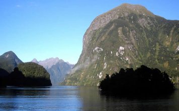New Zealand - Lions Head - Hall - Arm - Doubtful Sound