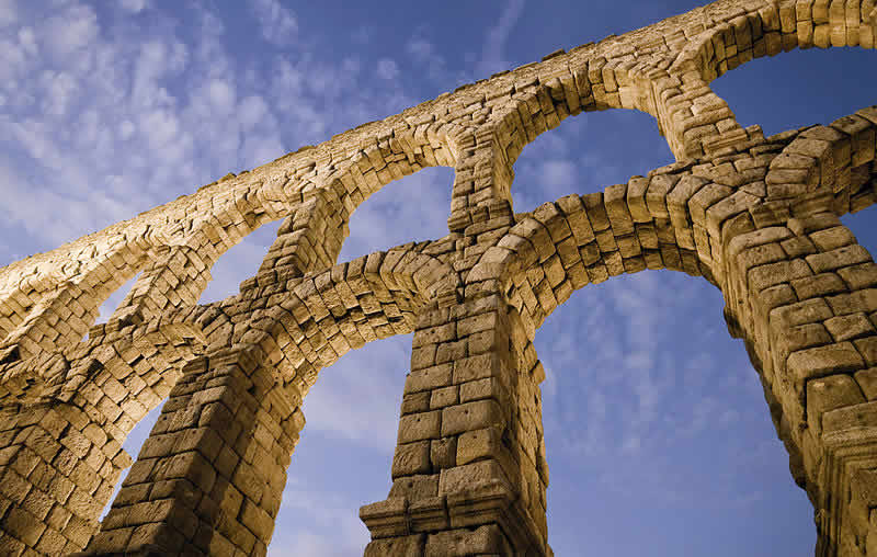 Travel Spain - Roman - Aqueduct in Segovia