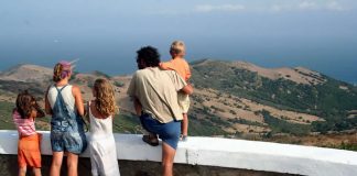 Vacation - Spain - Family at the lookout