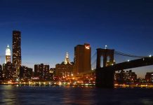 New York skyline - Manhattan - Brooklyn Bridge - Freedom Tower - at night
