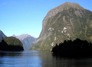 New Zealand - Lions Head - Hall - Arm - Doubtful Sound